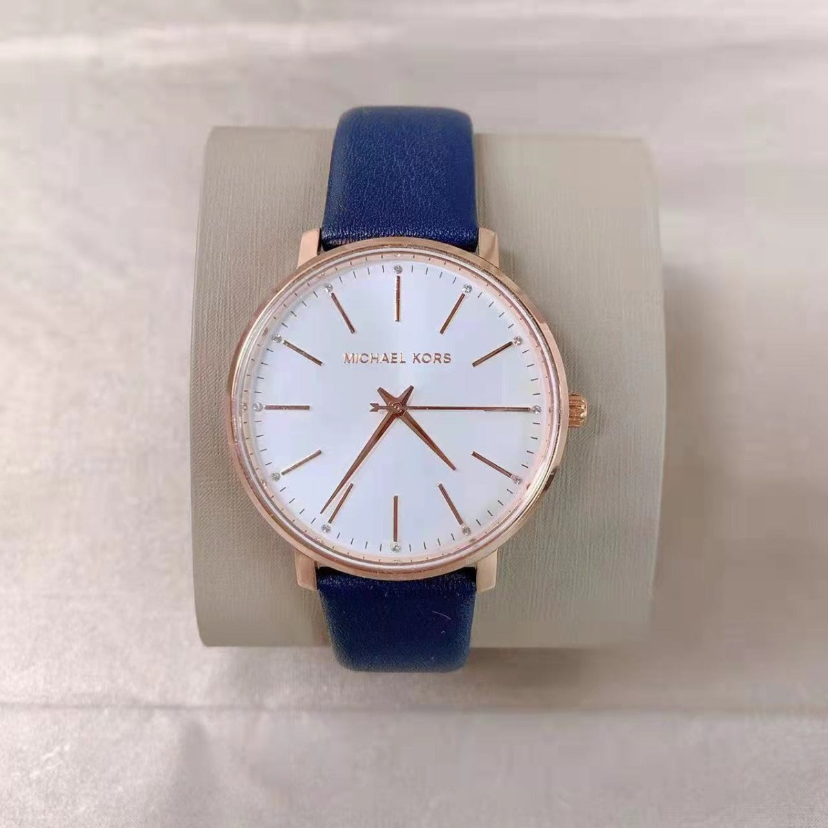 Michael Kors MK2893 Pyper Three-Hand Navy Leather Strap Michael Kors MK2893 Pyper Three-Hand Navy Leather Strap